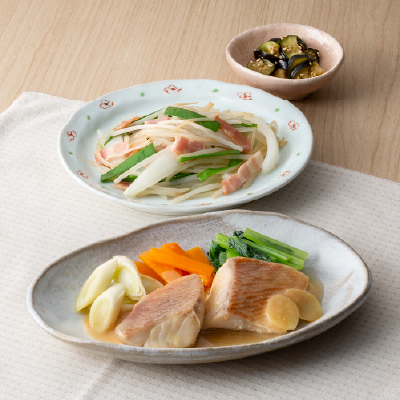 赤魚と３種野菜のみそ煮・ベーコンと野菜の炒めもの・なすのごま漬け