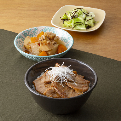 十勝豚丼・ツナと大根の煮もの・キャベツの塩昆布あえ